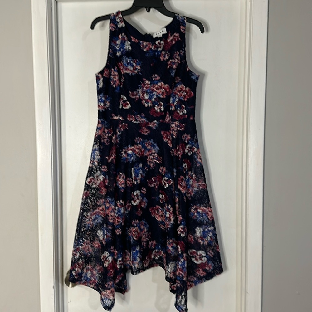 Women’s tea length lace overlay dress Size M